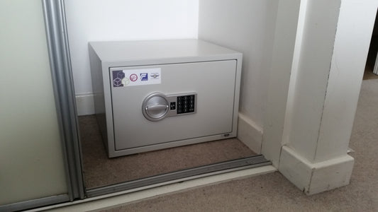 Safe Installation E14 Limehouse
