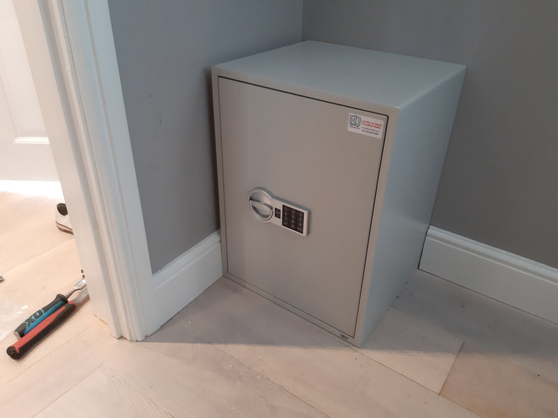 Safe Installation KT22 Oxshott
