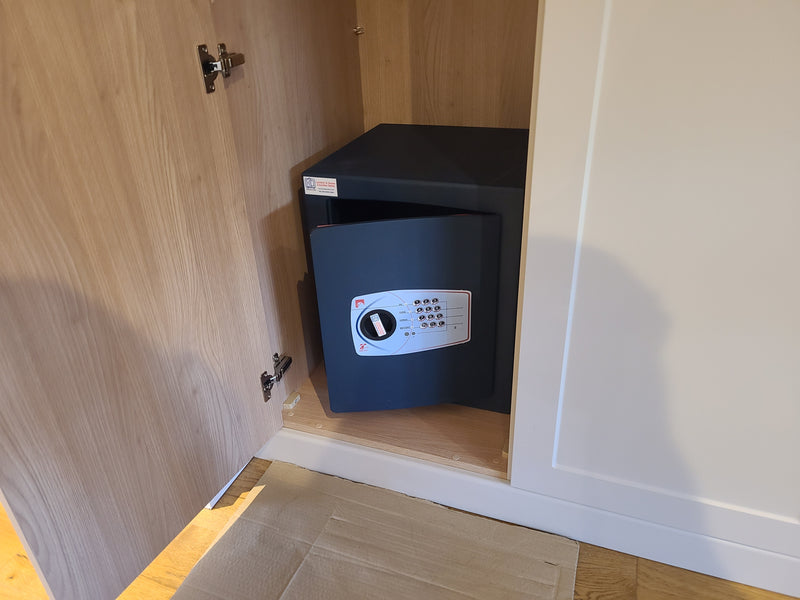 Bloomsbury 40K Size 4 Digital Safe Installed in a Bedroom Wardrobe – Highgate, North London N6