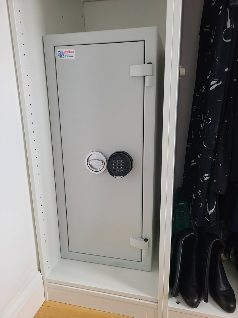 De Raat DRS Prisma Grade 1 (Size 4E) Digital Safe installed in Twickenham, Greater London TW2